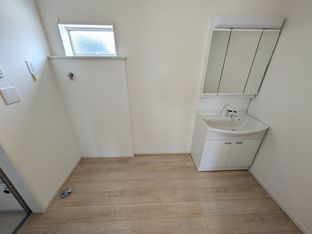 【独立洗面台】 | ＼大 幅 値 下 げ／古川境野宮第５期　１号棟 | 同仕様写真