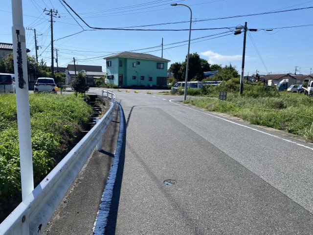 高柳２丁目売地の前面道路含む現地写真