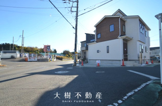 【前面道路含む現地写真】