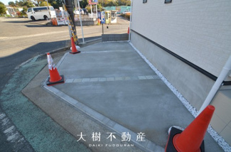 【駐車場】