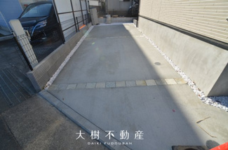 【駐車場】