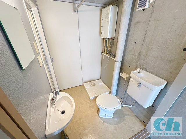 A・S ビル 206号室のトイレ