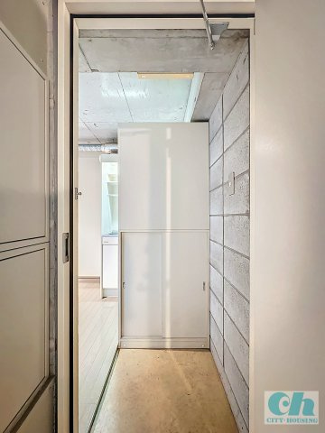 A・S ビル 206号室の玄関