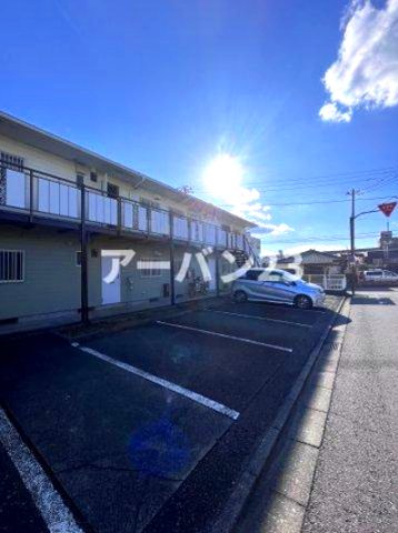 ハイシダー立野の駐車場