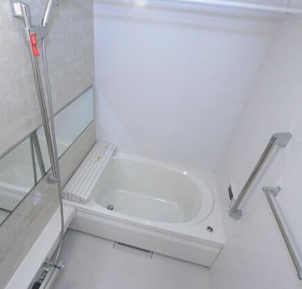 コルヌイエ八雲の浴室