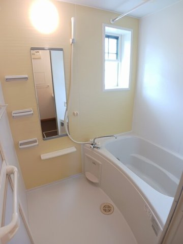 セリ－ノ・カ－サ　Ｂの浴室|きれいなお風呂です