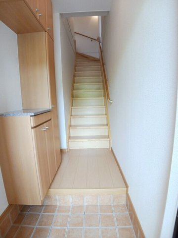 セリ－ノ・カ－サ　Ｂの玄関|明るい玄関です