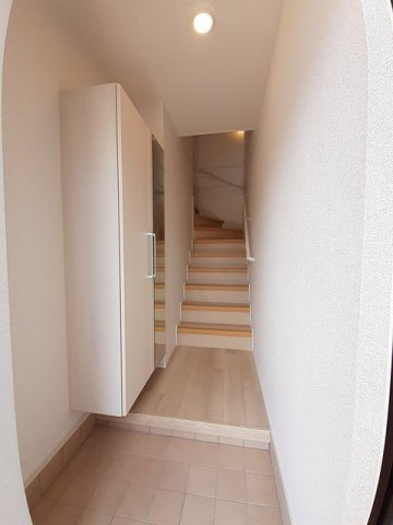 クローバーティアラ　Ａの玄関|落ち着いた玄関です