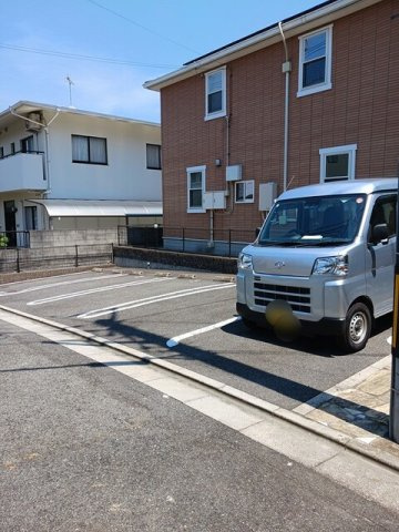 ハピネス　沼田の駐車場|駐車スペースもあります
