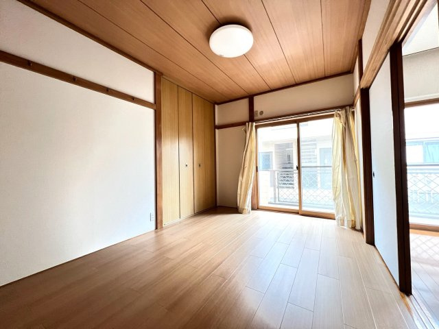 それいゆ一ツ橋弐番館の居間・リビング