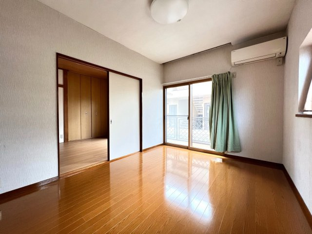 それいゆ一ツ橋弐番館の居間・リビング