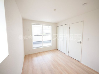 【洋室】 | 現地写真（２階洋室）