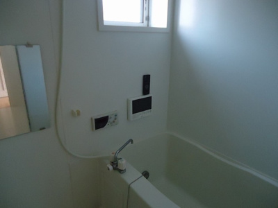 【浴室】 | ラ・クレール 1LDK | 日々の疲れを癒すお風呂付です