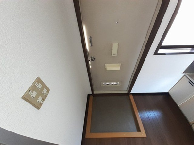 【玄関】 | ルンビニーＤ