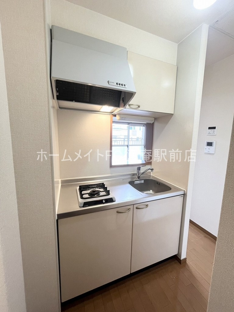 東大阪市中鴻池町３丁目のアパートのキッチン
