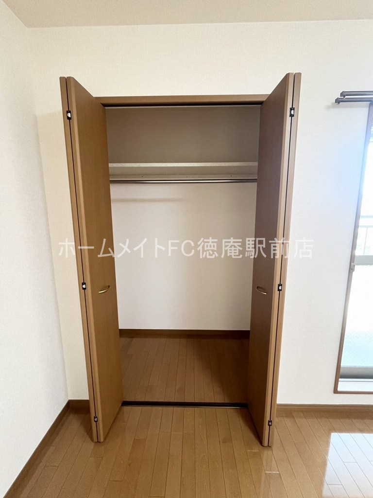 東大阪市中鴻池町３丁目のアパートの収納