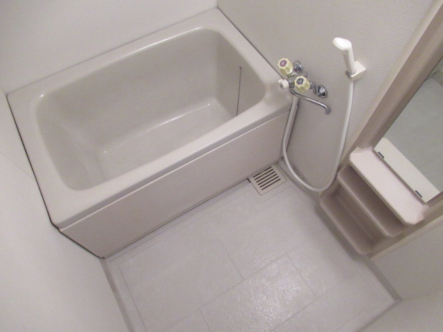 ガーデンハイツ桃山台弐番館の浴室
