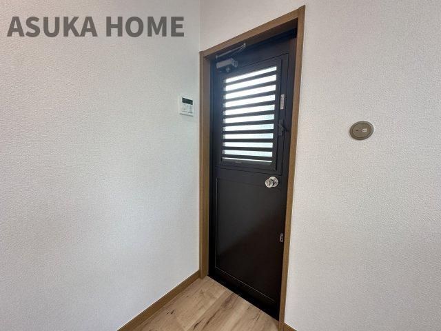 境木町 戸建てのその他|キッチン横に勝手口があり庭にすぐ出れます。お料理しながら片手間でお風呂の準備が楽々な給湯器もあります