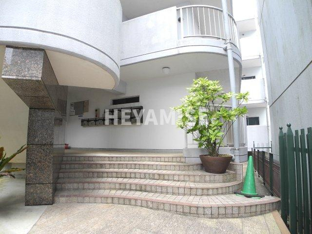 パーシモンテラスのエントランス