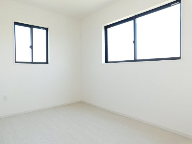 名古屋市北区北久手町の新築一戸建の洋室|◇洋室◇　　明るい洋室５．５帖　