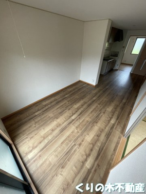 【居間・リビング】 | オレンジハウス　A棟 | こちらのリビングで趣味の時間をお楽しみください