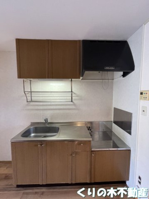 【キッチン】 | オレンジハウス　A棟 | コンパクトなキッチンで掃除もラクラク