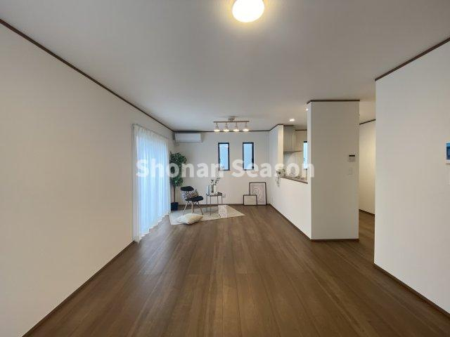 【居間・リビング】 | 子育てグリーン住宅支援事業対象のお住まいです。（申請期限有）
支援金も活用して、マイホーム生活を始めませんか♪