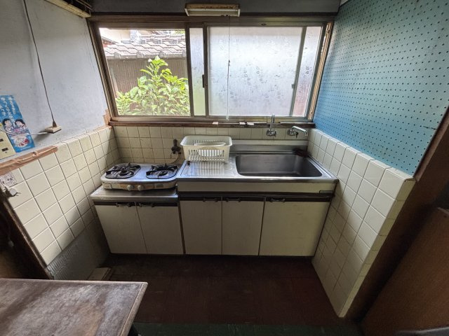 八代市田中東町中古戸建のキッチン