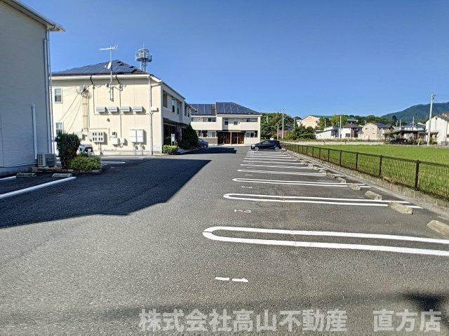 ヴィラ宮ノ前　参番館の駐車場