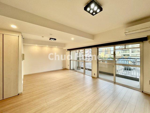 リバーウエストB館の居間・リビング|リビングダイニング