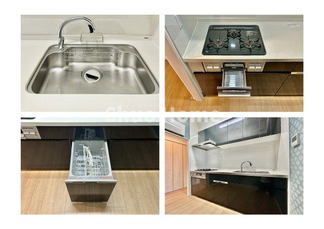 リバーウエストB館のキッチン|【システムキッチン】ワイドで収納豊富な使い勝手の良いシステムキッチンには、食洗器や伸縮タイプのキッチン水栓、三ツ口コンロ・魚焼きグリルなどの便利な設備が標準完備されています。