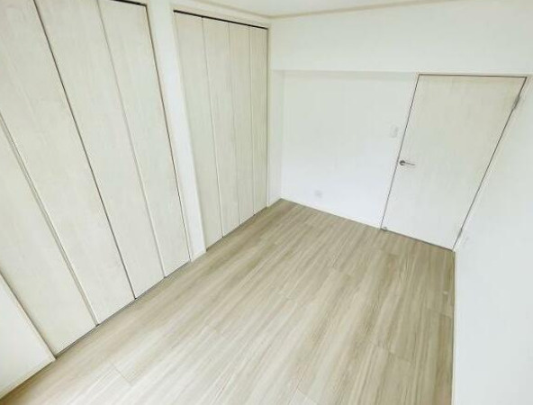 大蔵マンション南博多の洋室