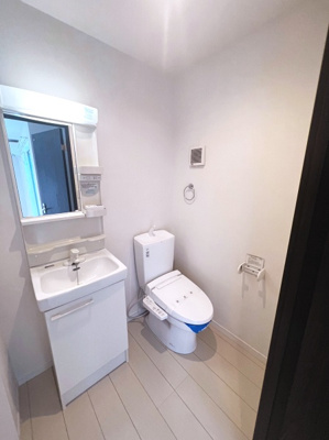 【独立洗面台】 | アーベイン南太田 | 身支度に便利な独立洗面台