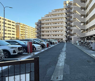 【駐車場】