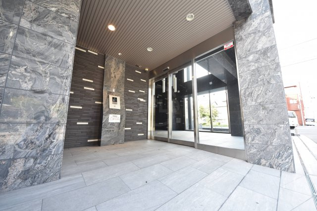 エステムコート難波WEST-SIDEⅥグラッドのエントランス|エステムコート難波WEST-SIDEⅥグラッド　エントランス