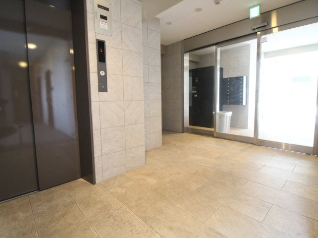 グランパシフィック今宮のロビー|ゆとりのあるロビーです