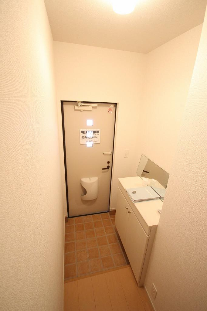 レトル・ダ・ムールの玄関|※お部屋により仕様が異なる場合があります。