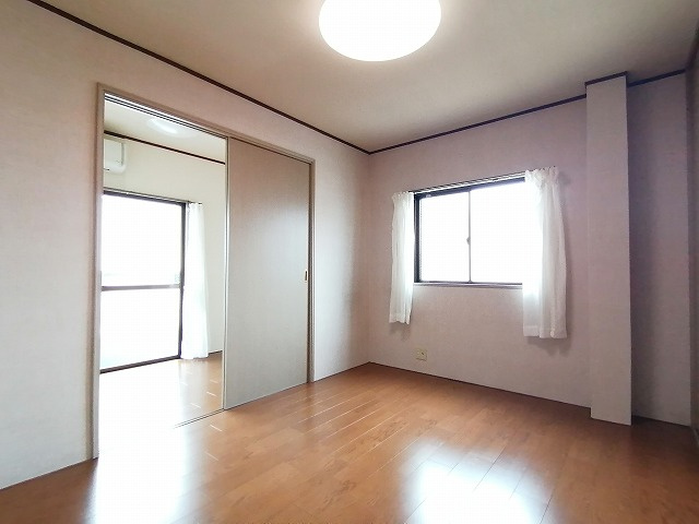 神戸市須磨区平田町５丁目の賃貸マンションの居間・リビング|リビング