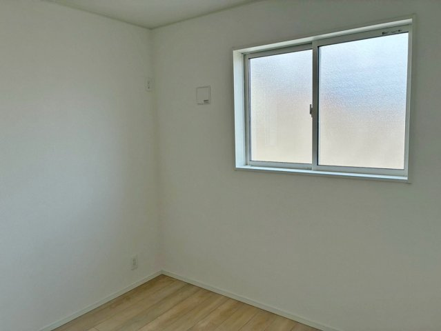 【洋室】 | 沼津市沢田町第1 新築建売分譲住宅 土地＋建物 TW05840 | 沼津市沢田町3号棟　洋室4.8帖 ※令和8年3月2日撮影写真