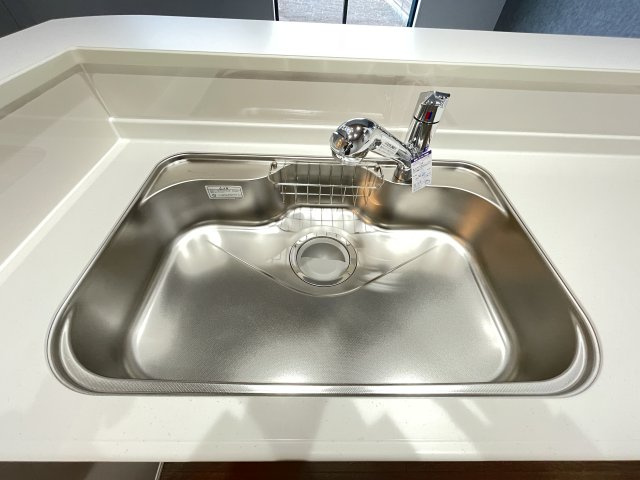 新築戸建・建売　大泉市寄木戸7期　GRAFARE　全5棟の構造・工法・仕様|大きな鍋も洗いやすい使い勝手のいいシンクです。