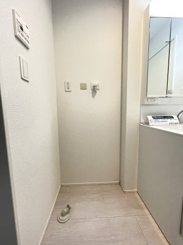 新築戸建・建売　大泉市寄木戸7期　GRAFARE　全5棟のランドリースペース|明るく清潔感のあるホワイト基調のランドリースペースです♪