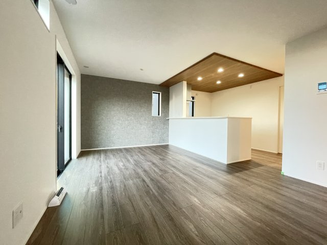 新築戸建・建売　大泉市寄木戸7期　GRAFARE　全5棟の居間・リビング|＼内覧ご予約受付中です♪／仕事帰りやお休みの日はもちろん、当日内覧も大歓迎♪お気軽にお問い合わせください♪