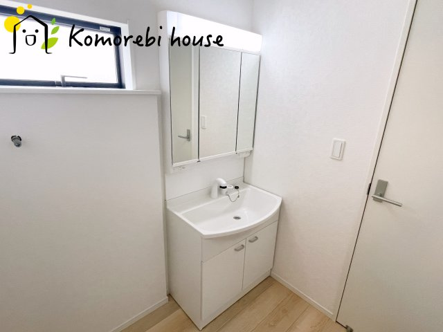 上尾市大谷本郷　第7　新築一戸建て　クレイドルガーデン　04の独立洗面台|独立洗面台、朝の身支度には欠かせません