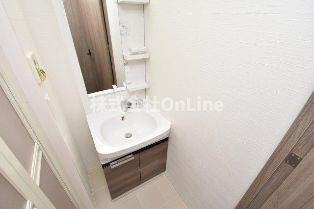 東大阪市長田西４丁目の賃貸マンションの洗面所