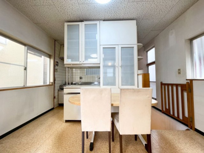 【居間・リビング】 | 高槻市津之江北町　中古戸建