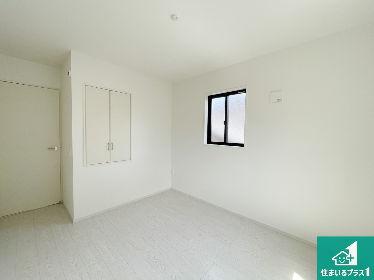 門真市舟田町　第2期　新築一戸建ての洋室|シンプルな洋室は、自分好みのインテリアが楽しめます♪ご家族とインテリアや家具を選びに行くのは新築購入時の醍醐味の一つです。ぜひお楽しみください♪