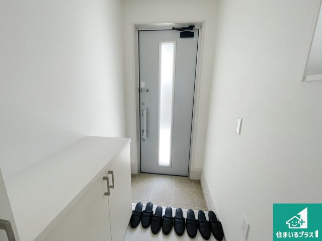 門真市舟田町　第2期　新築一戸建ての玄関|シューズボックスにはたくさんの靴が収納できるので玄関周りはいつもスッキリ！ご家族が増えても安心！