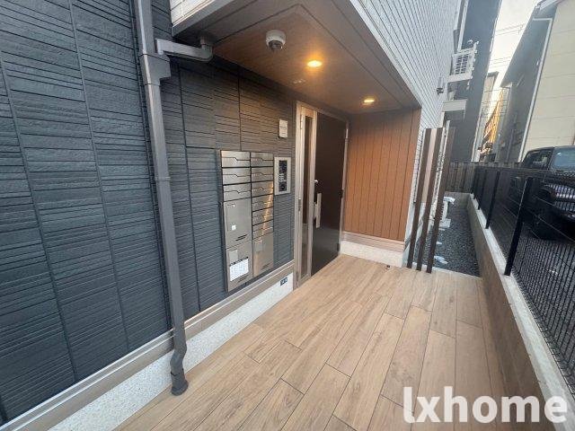 SPECIALE沢良宜西のエントランス