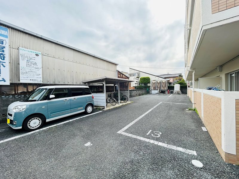 PISO壱番館の駐車場