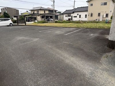 サンハウスの駐車場